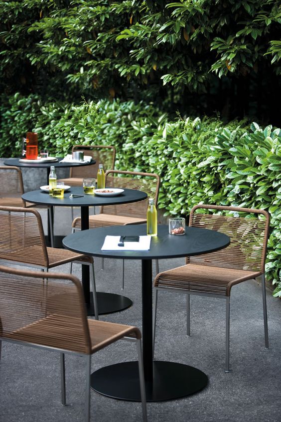 Tables rond pour terrasse café et restaurant