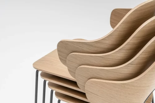 Chaises pour café en bois